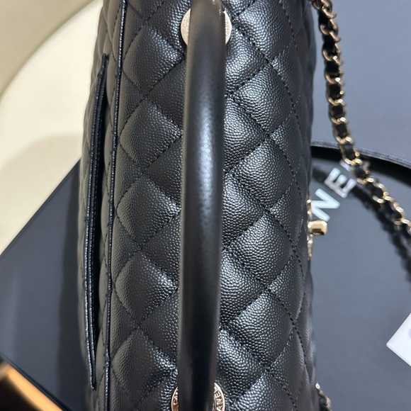 Chanel Coco Medium - Picture 8 of 15